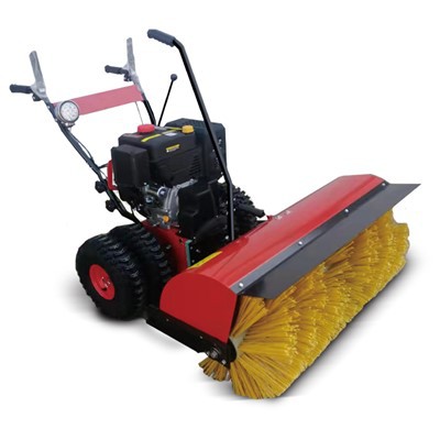 برف کے صاف کرنے والے کے پیچھے چلنا